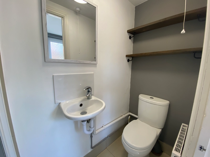 5 Bedroom Student House - Bills Included - Thumbnail 4
