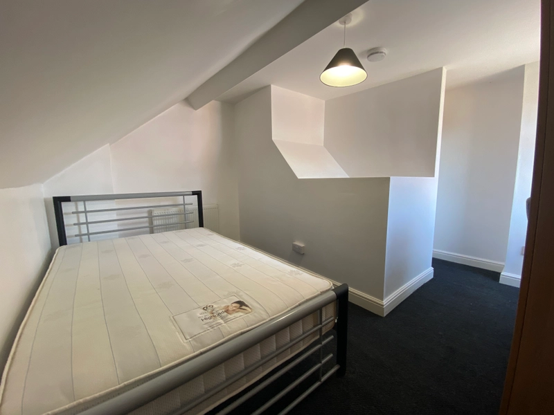 5 Bedroom Student House - Bills Included - Thumbnail 10