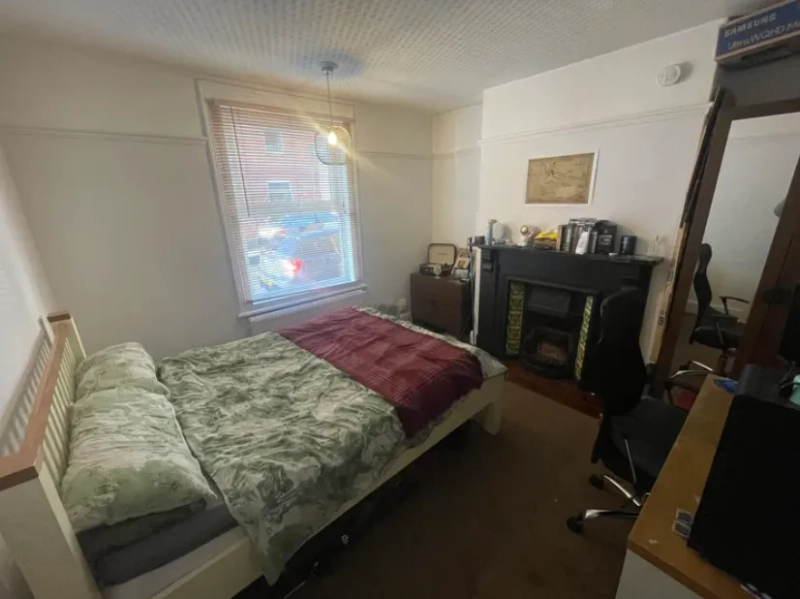 St Nicholas Street, Bills Inclusive - 3 Bedroom, 1 Bathroom - Thumbnail 4