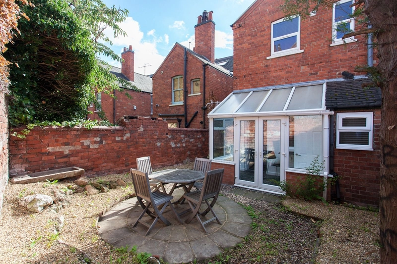 Wiverton Road NG7 6NP - 6 Bedrooms - Thumbnail 8
