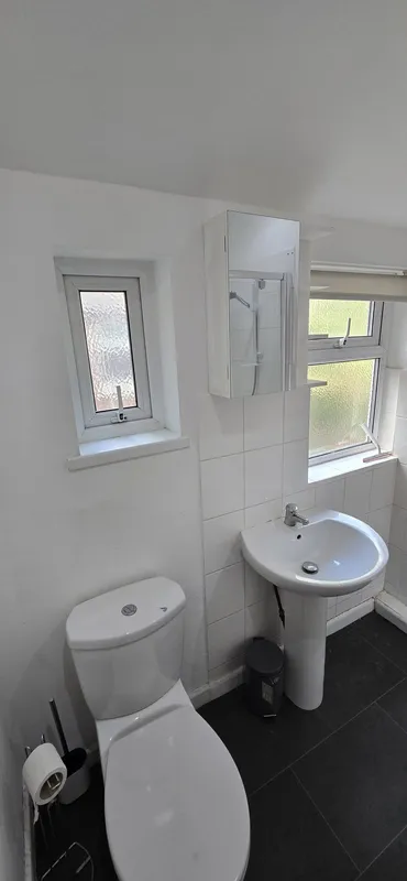 136 Lenton Boulevard // 7 Bed Student House NG7 2BZ - Image 13