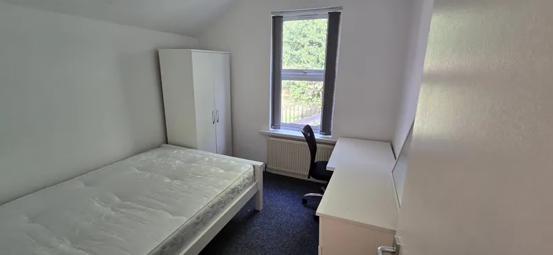 136 Lenton Boulevard // 7 Bed Student House NG7 2BZ - Image 3