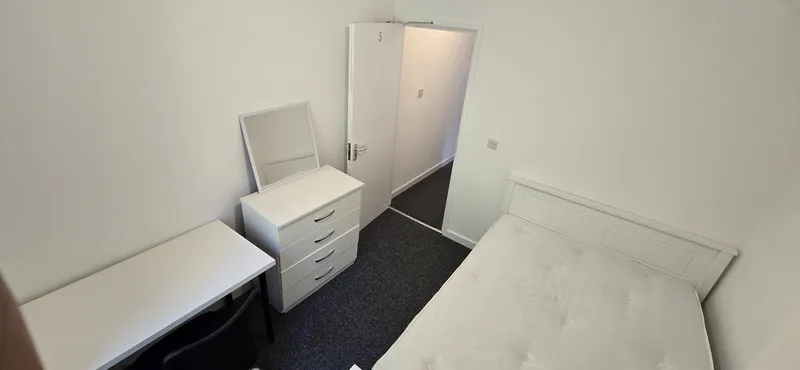 136 Lenton Boulevard // 7 Bed Student House NG7 2BZ - Image 17