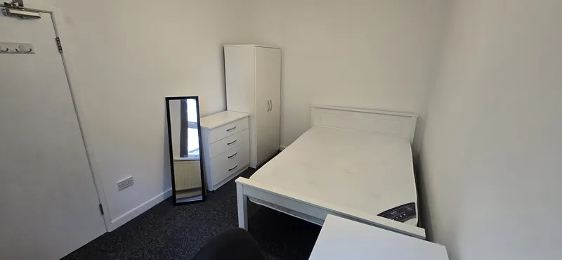 136 Lenton Boulevard // 7 Bed Student House NG7 2BZ - Image 4