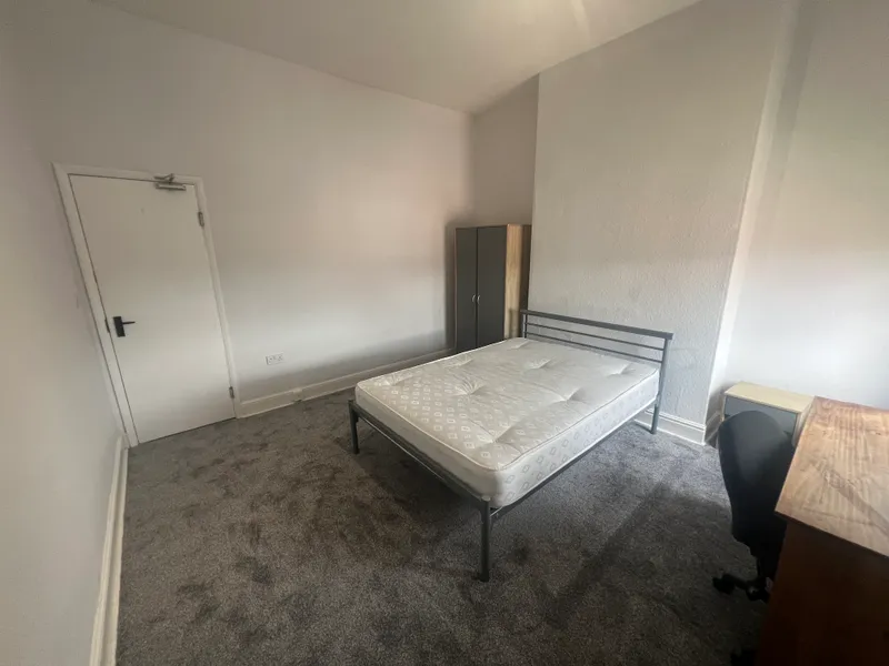 Palin Street: 4 Bed, 2 Bath student house NG7 5AD - Image 17