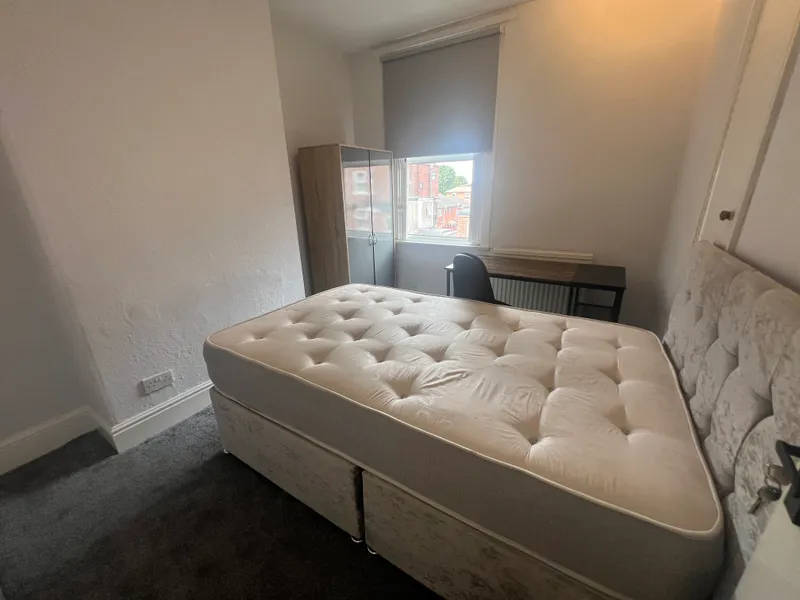 Palin Street: 4 Bed, 2 Bath student house NG7 5AD - Image 20