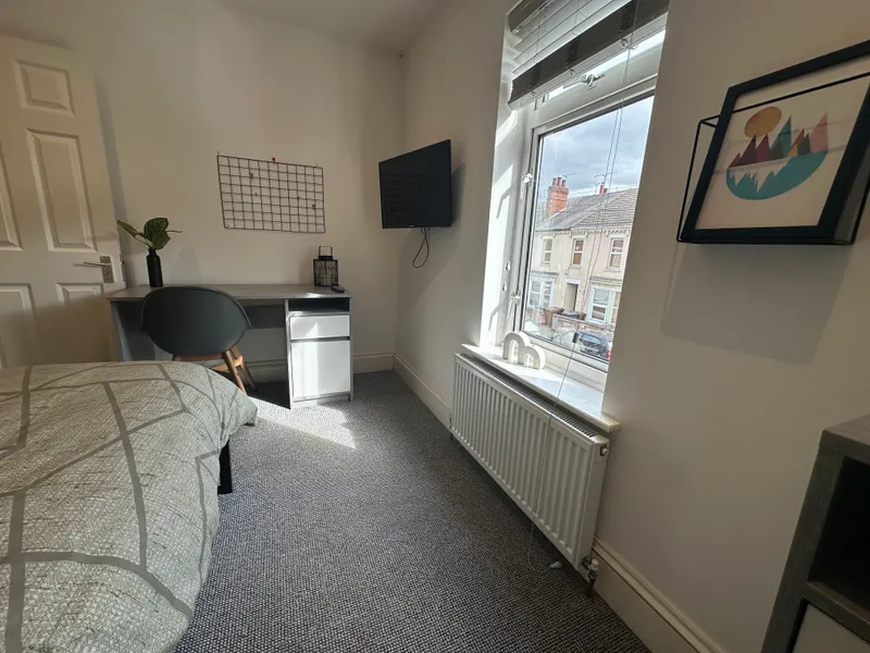 Spare Rooms - 4 Bed *PRICE REDUCTION!!!* -AVAILABLE NOW! - Thumbnail 11