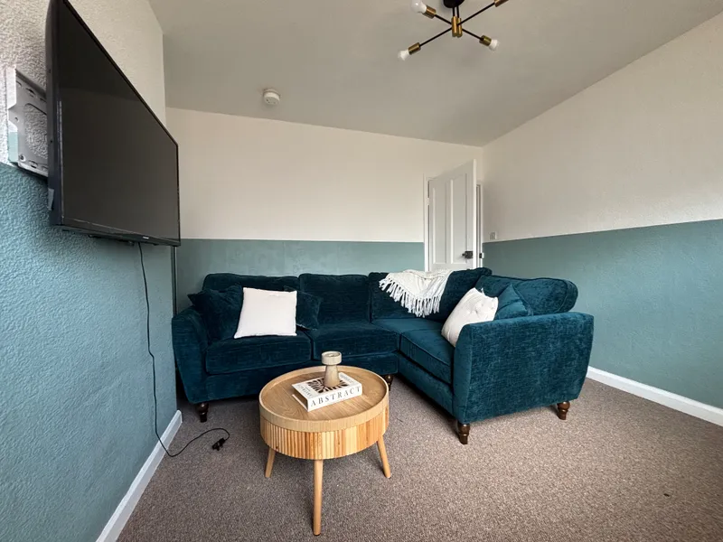 3 Bed // West End Student House // July 2026 - Thumbnail 3