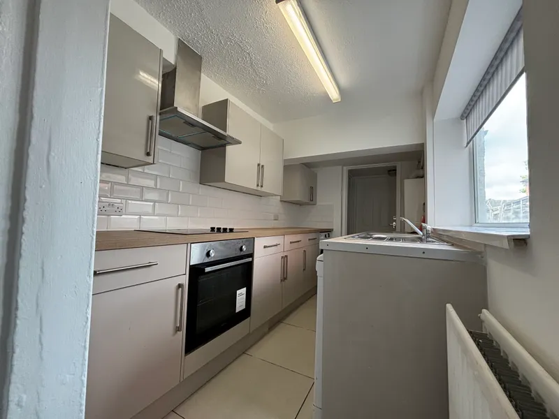 3 Bed // West End Student House // July 2026 - Thumbnail 11