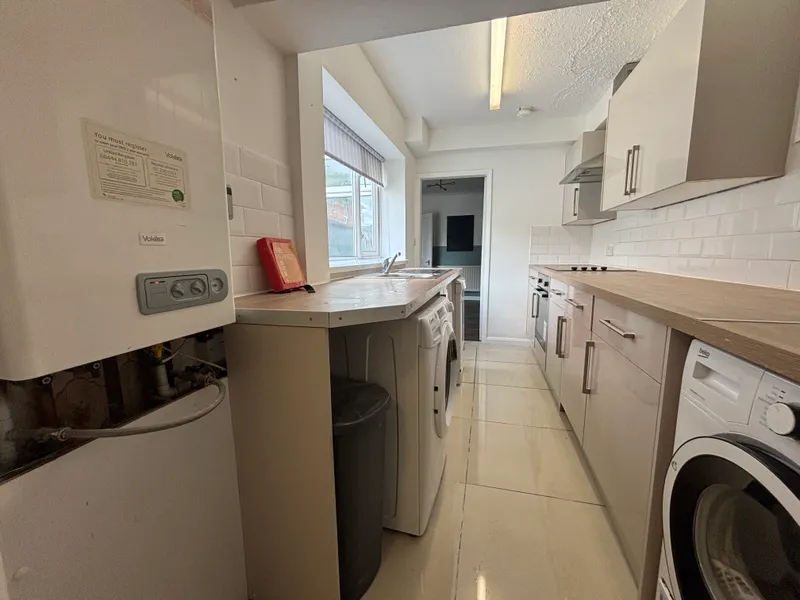 3 Bed // West End Student House // July 2026 - Thumbnail 8