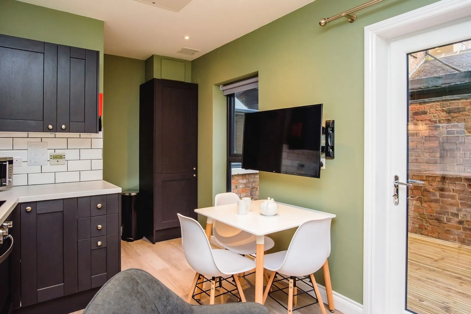 Flat B, 25 Lister Gate - Luxury 3 Bed City Centre Apartment - Image 11