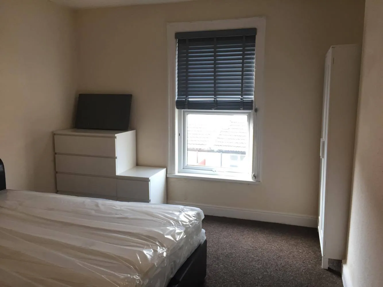 3 Bed Student House // Popular Area // Aug 2026 - Image 7