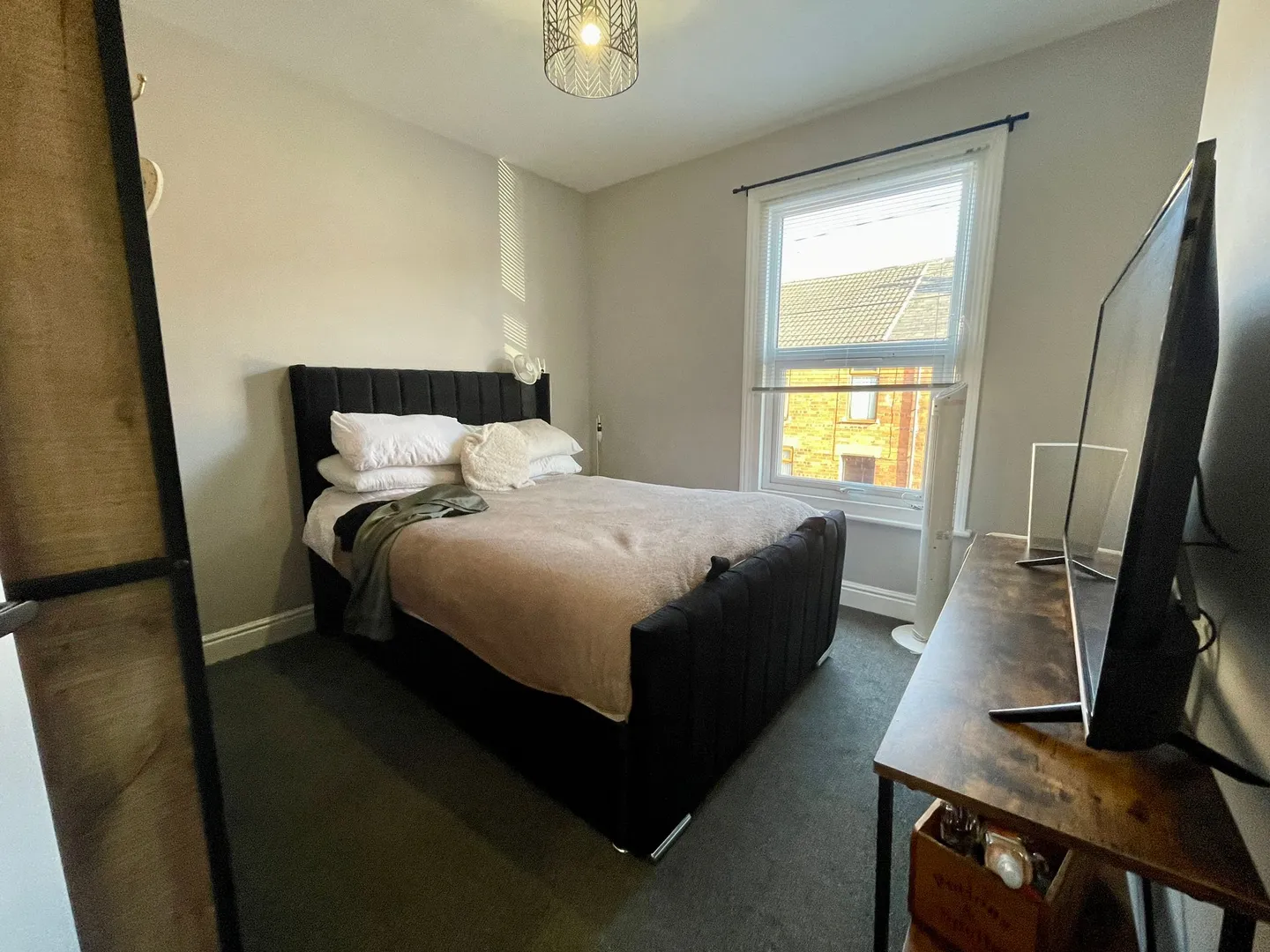 Modern 2 Bed Terraced House // Aug 2026 - Image 5
