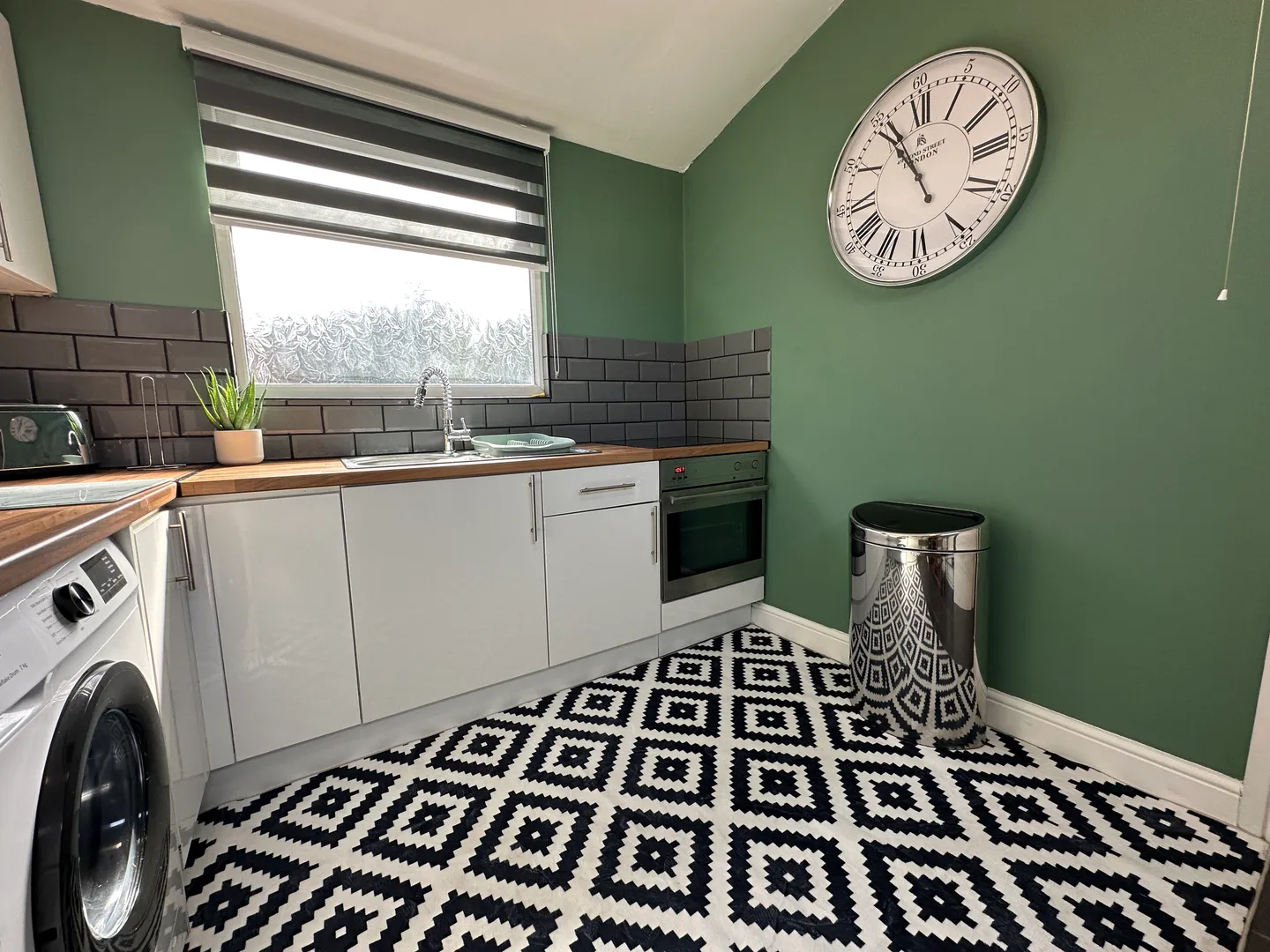 Kesteven St // 2 Bed // SEPT 2026 - Image 1