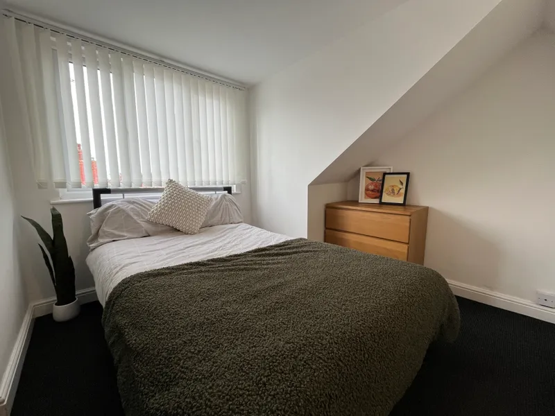 Pennell St // 5 Bed // Student House // AUG 2026 - Image 2