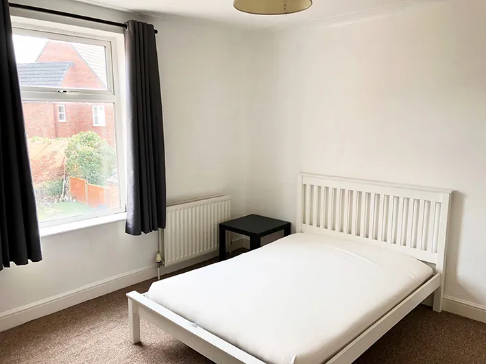 St Andrews St // 4 Bed // SEPT 2026 - Image 4