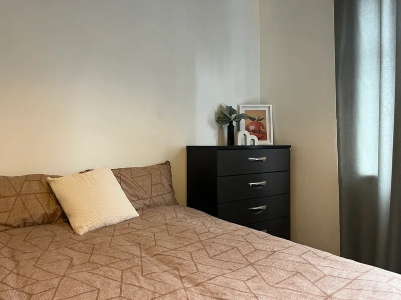 St Andrews St // 3 Bed +Study // SEPT 2026 - Image 2