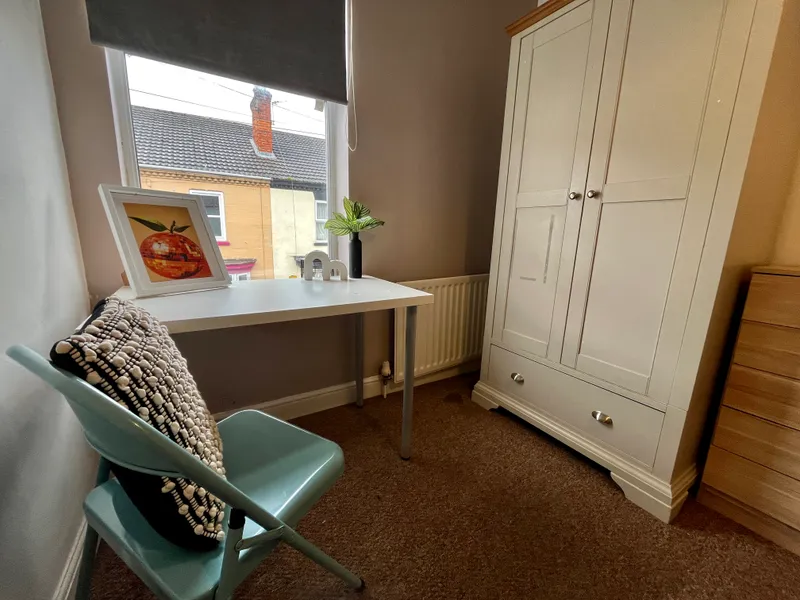 St Andrews St // 3 Bed +Study // SEPT 2026 - Image 11
