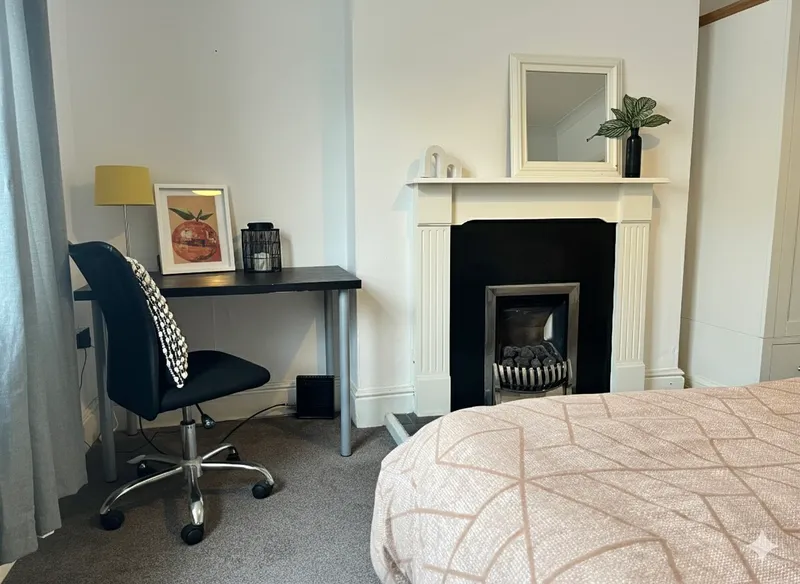 St Andrews St // 3 Bed +Study // SEPT 2026 - Image 12