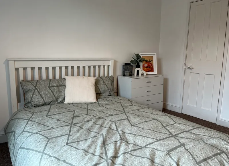St Andrews St // 3 Bed +Study // SEPT 2026 - Image 10