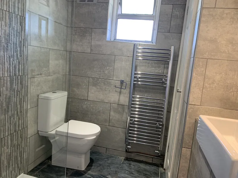 Chic 3 Bed House // AUG 2026 - Image 4