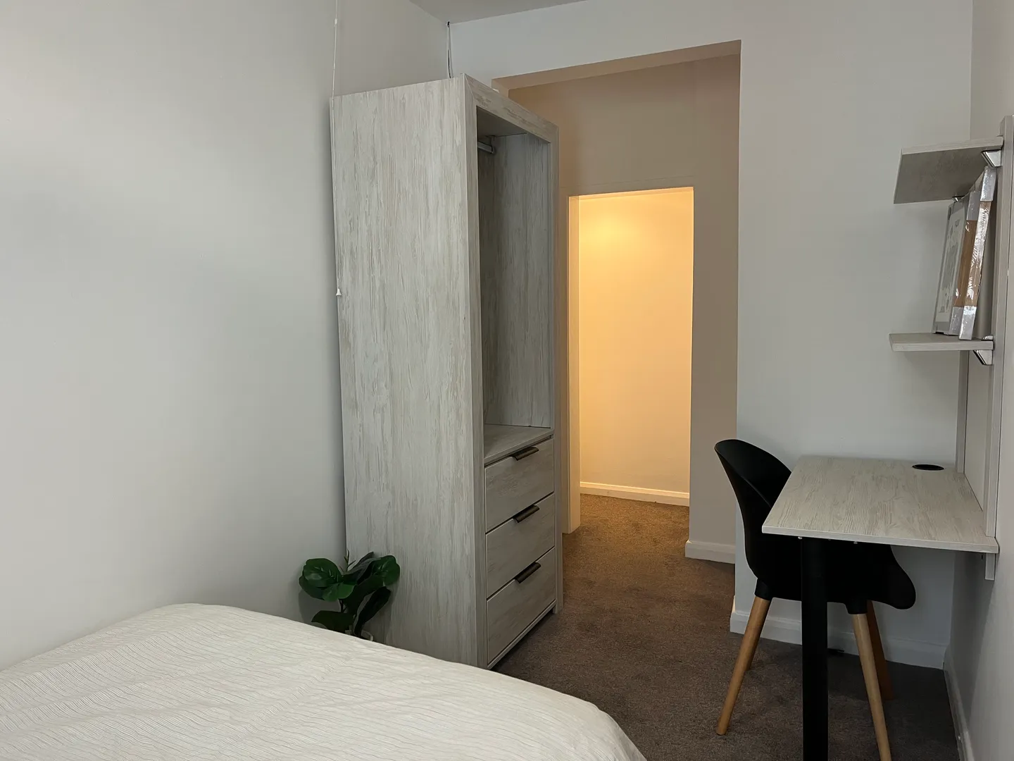 Cozy 4 Bed Terraced House // JUL 2026 - Image 1