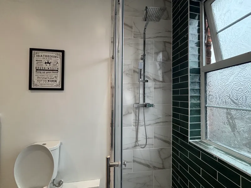 Newly Renovated Spacious 5 Bed Flat // Aug 2026 - Image 10