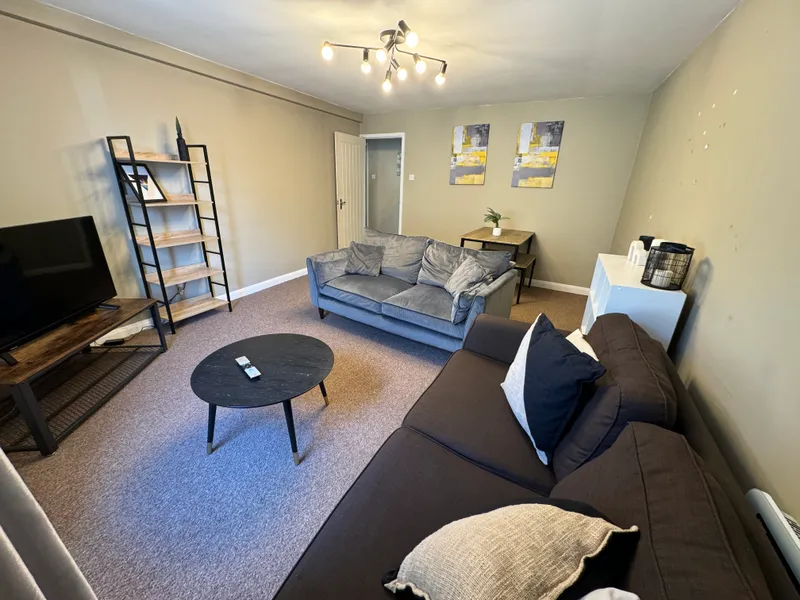 1 Bed Student Flat // Sept 2026 - Image 2