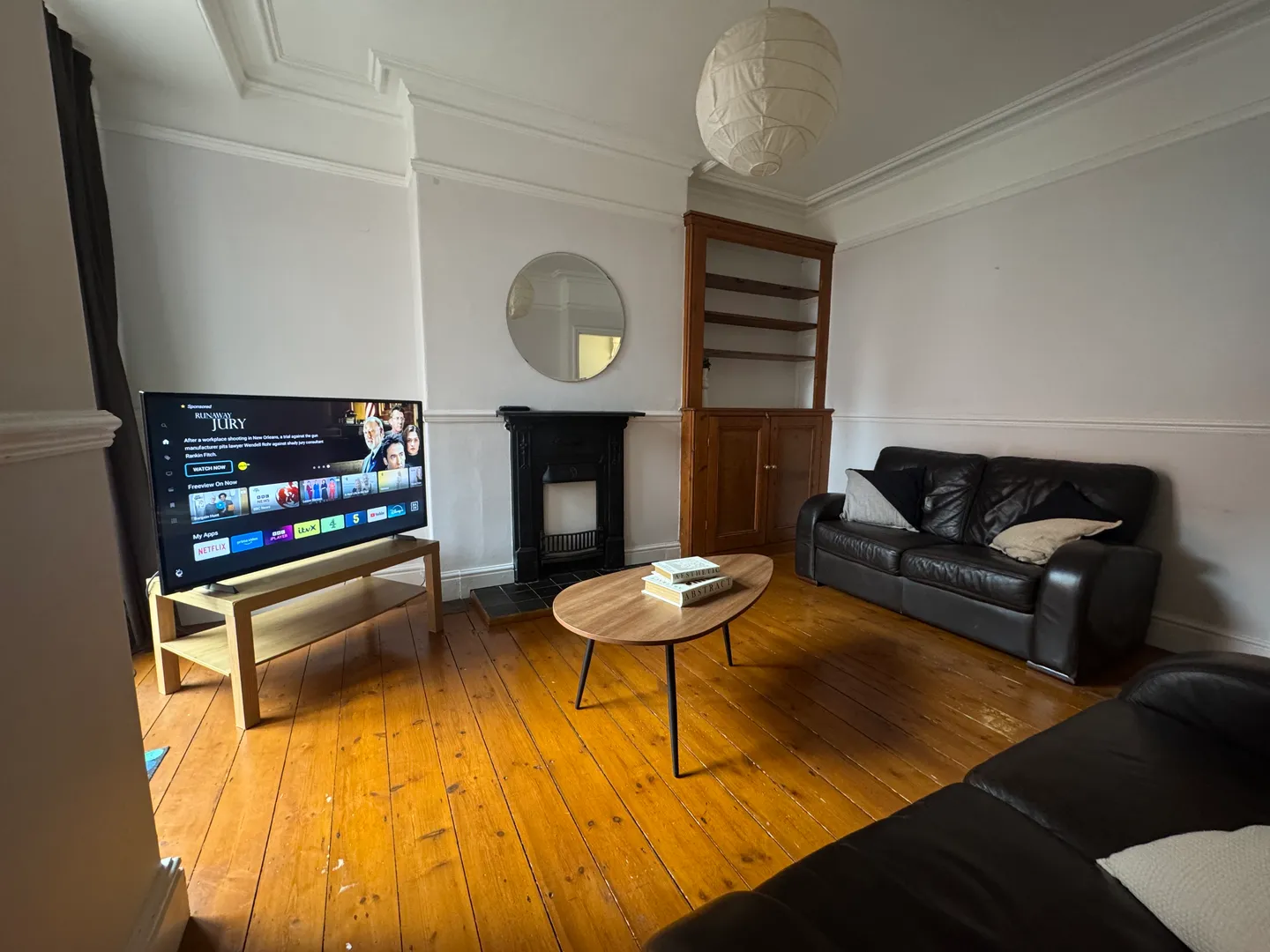 Large 4 Bed Terraced House // Aug 2026 - Image 1