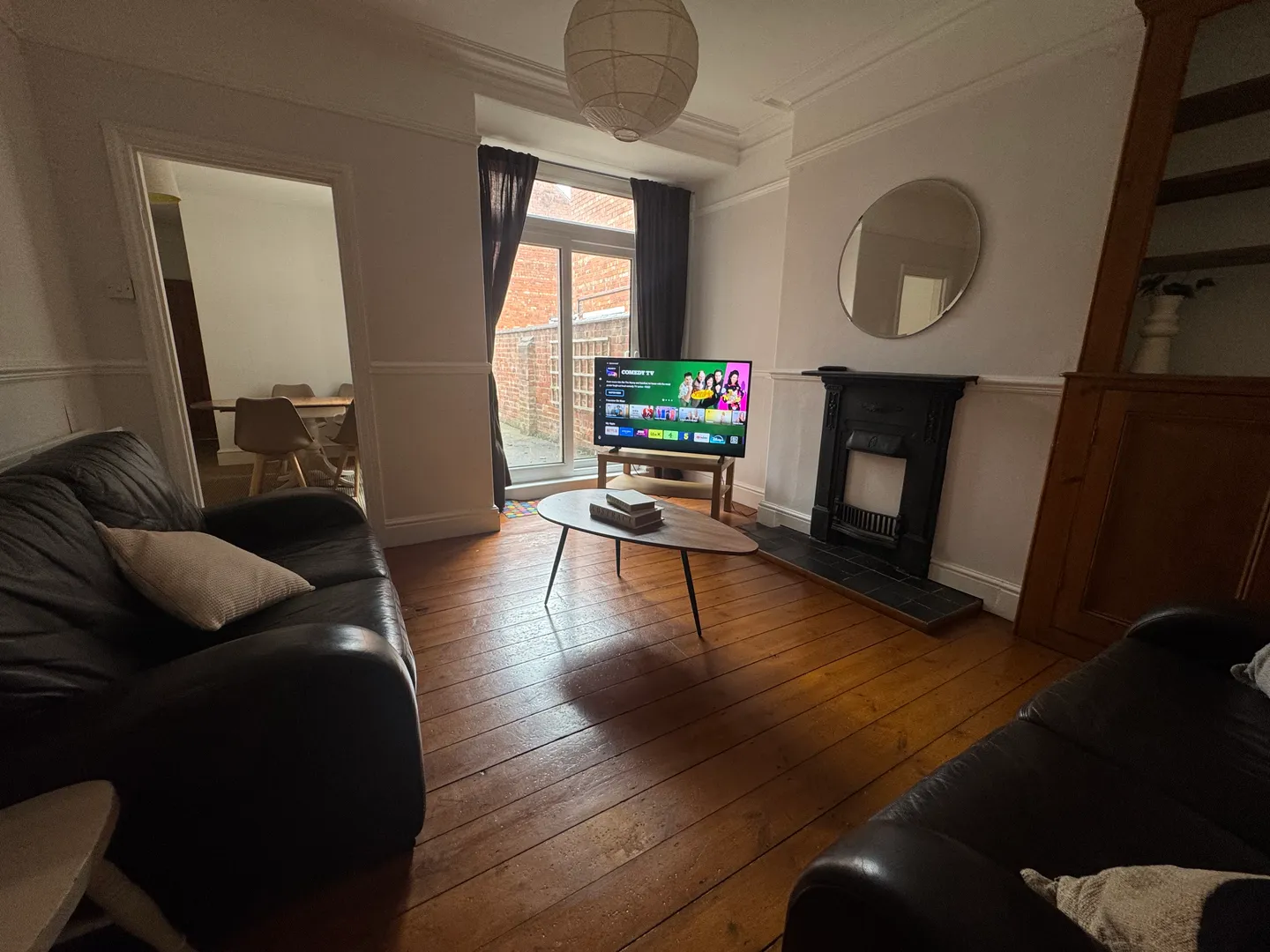 Large 4 Bed Terraced House // Aug 2026 - Image 3