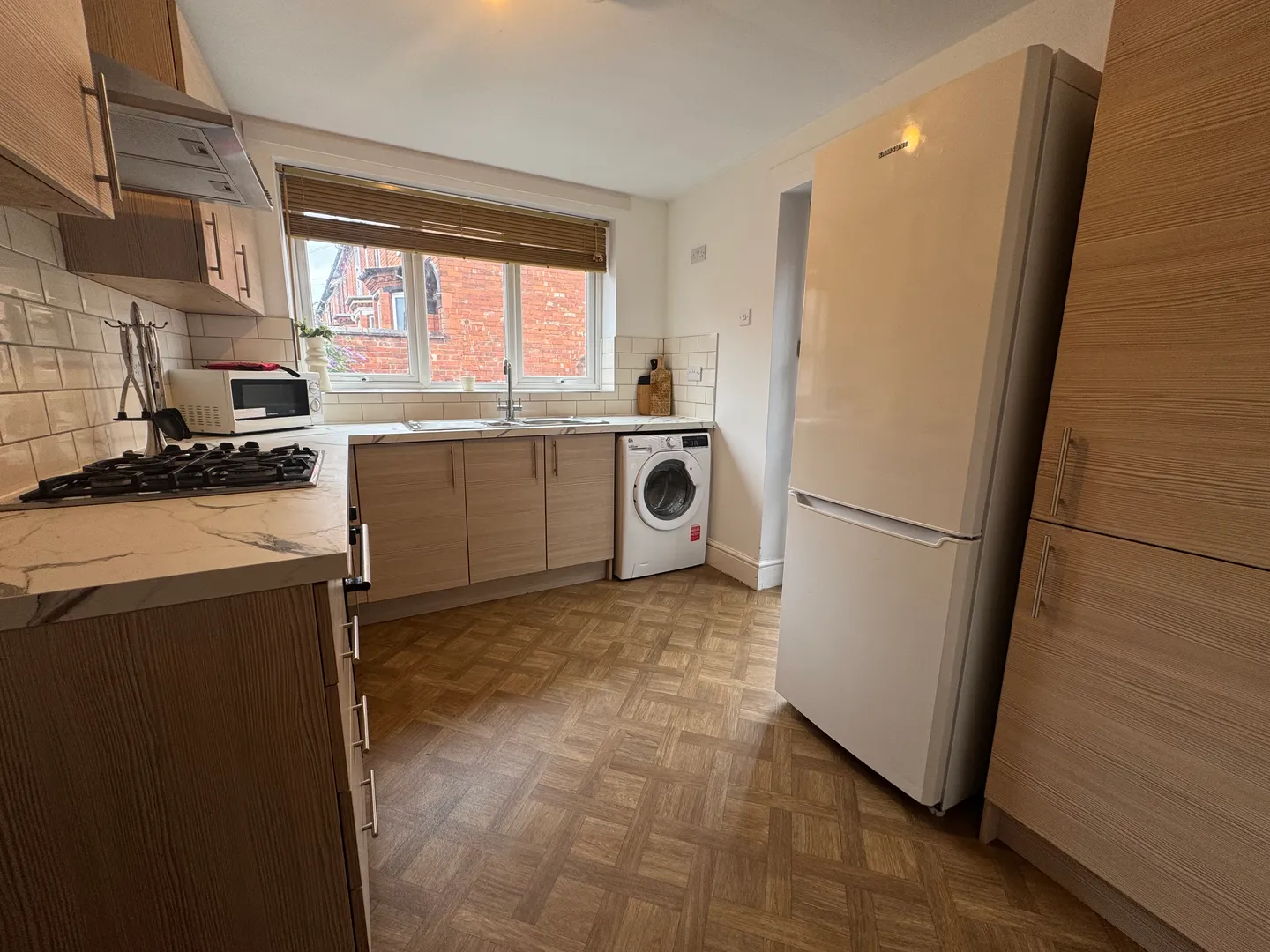 Large 4 Bed Terraced House // Aug 2026 - Image 2