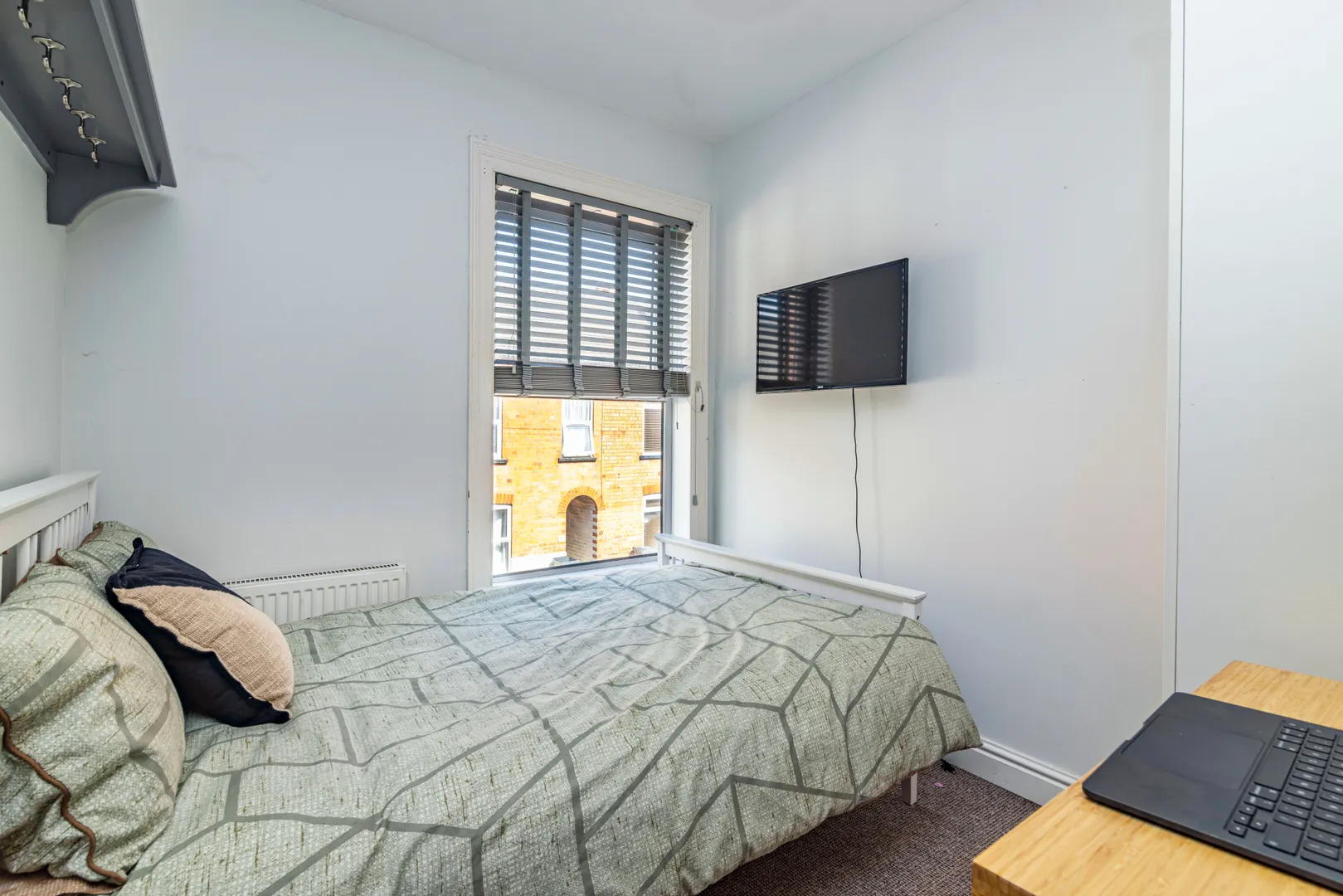 Thesiger St // 4 Bed, 2 Bath // Aug 2026 - Image 3