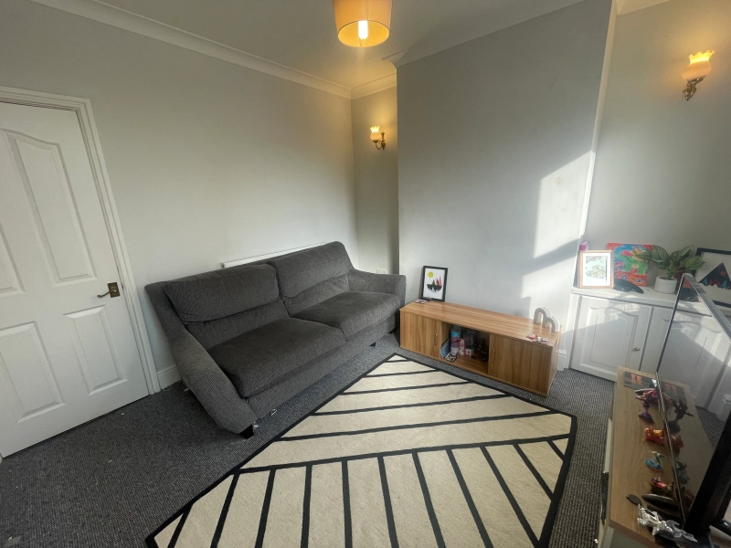 Chelmsford Street - 2 Bed - Thumbnail 8