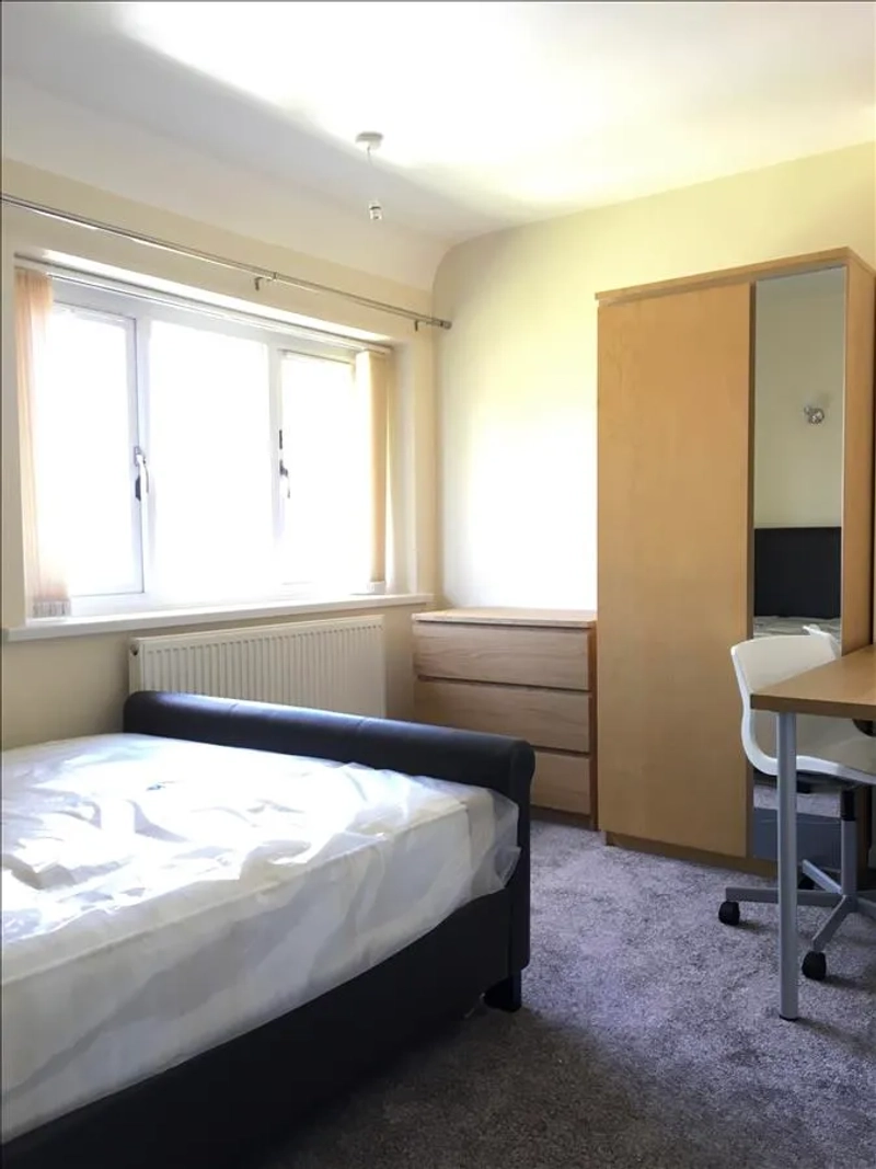 4 Bed Modern Student House - Middleton Blvd (Jubilee campus) - Thumbnail 1