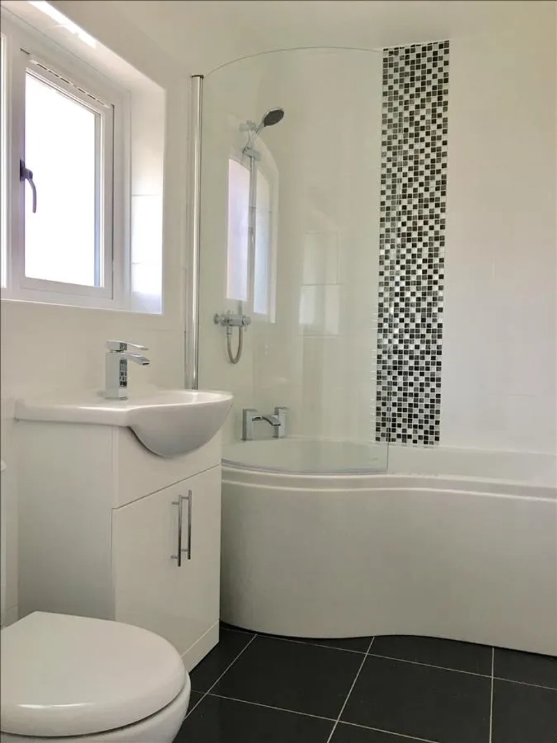4 Bed Modern Student House - Middleton Blvd (Jubilee campus) - Thumbnail 5