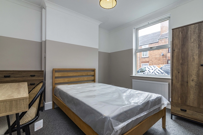 Florence Street | 4 Bed & 1 Bath | Bills Inc - Thumbnail 2