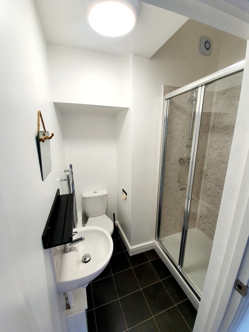 Ensuite - Bills Inclusive - Monson Street - 5 Bed - Thumbnail 7