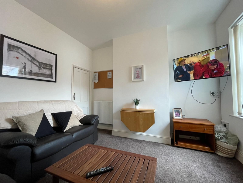 Harvey Street - 3 Bed (West End) - Thumbnail 11