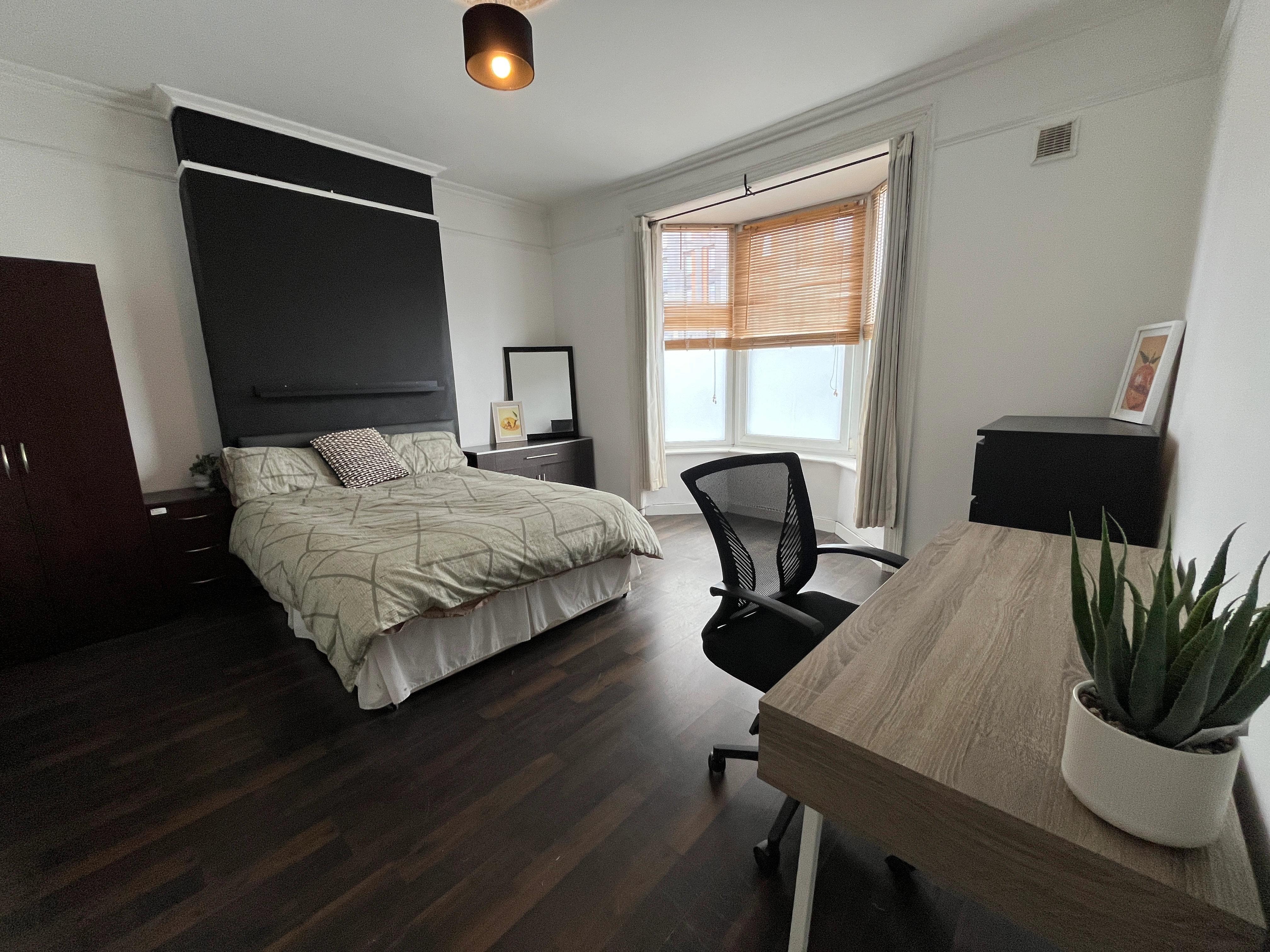 8 Far Wharf, LN1 1TJ - 3 BED *BED 1 AVAILABLE* - Image 1