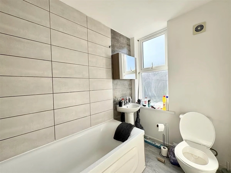 7 Bedroom student house - Lenton Boulevard NG7 2BZ - Thumbnail 9