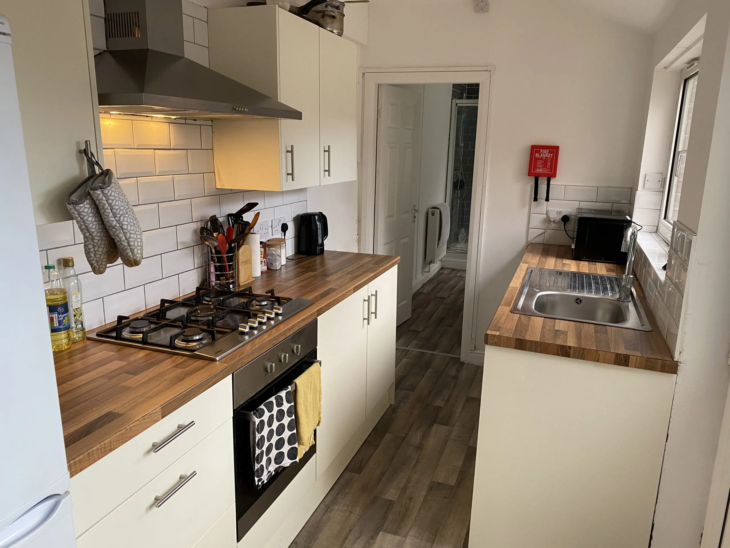 11 Boultham Avenue - 5 Spare rooms Available - Image 1