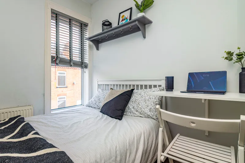 4 Bed + 2 Bath // Thesiger Street // Aug 2026 - Image 11