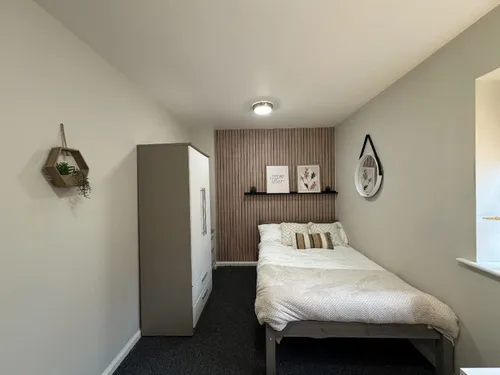 4 Bed Flat D - Student Accommodation - Thumbnail 2
