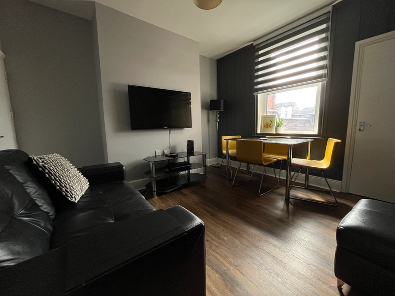 42 Kesteven Street - 3 bed *Exclusive Deal* - Thumbnail 4