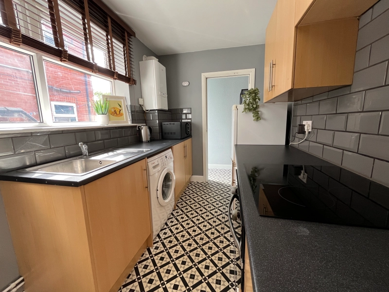 42 Kesteven Street - 3 bed *Exclusive Deal* - Thumbnail 7