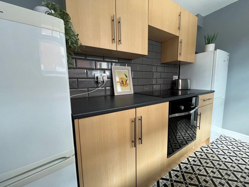 42 Kesteven Street - 3 bed *Exclusive Deal* - Thumbnail 8