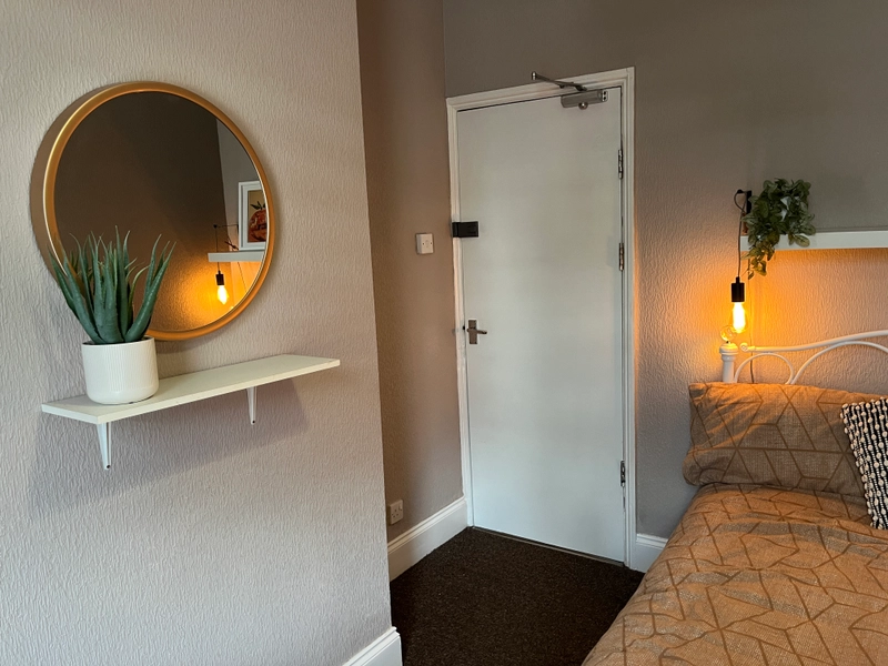 42 Kesteven Street - 3 bed *Exclusive Deal* - Thumbnail 14