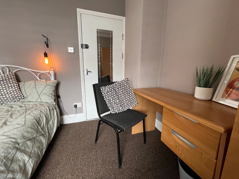 42 Kesteven Street - 3 bed *Exclusive Deal* - Thumbnail 17