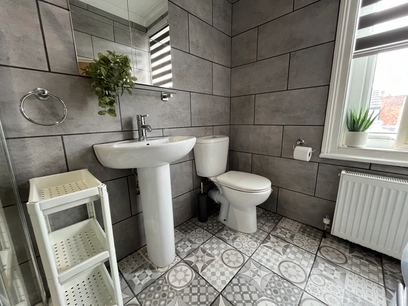 42 Kesteven Street - 3 bed *Exclusive Deal* - Thumbnail 18
