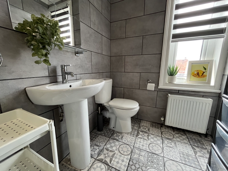 42 Kesteven Street - 3 bed *Exclusive Deal* - Thumbnail 19